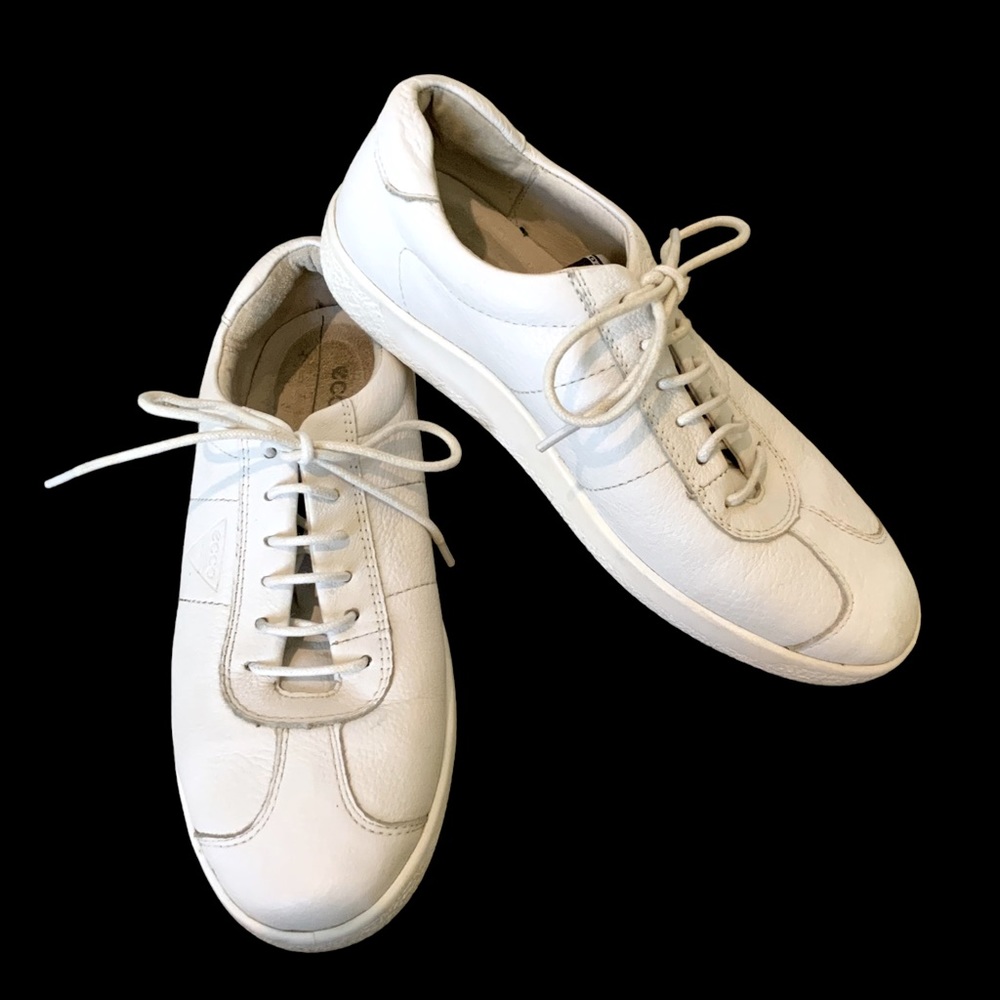 ECCO Danish Design Sneakers White Lace Up Thick Soles Size 40 EU US 9.5